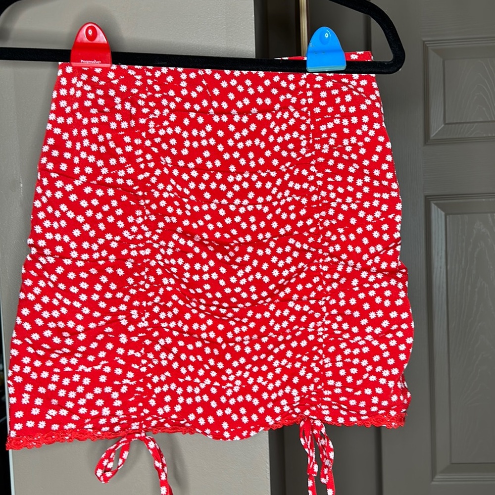 O. Vianka mini skirt red, floral pattern size small